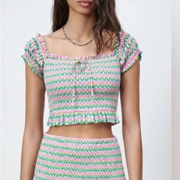 Zara Pink Floral Smocked Cropped Top Size Small - Picture 1 of 7